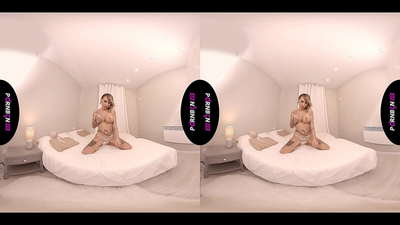 PORNBCN VR Mature Spanish MILF e titoo ana, e ngotea ana i to tiu i roto i te POV i te wa e kai paipa ana me te tohe i ona waewae